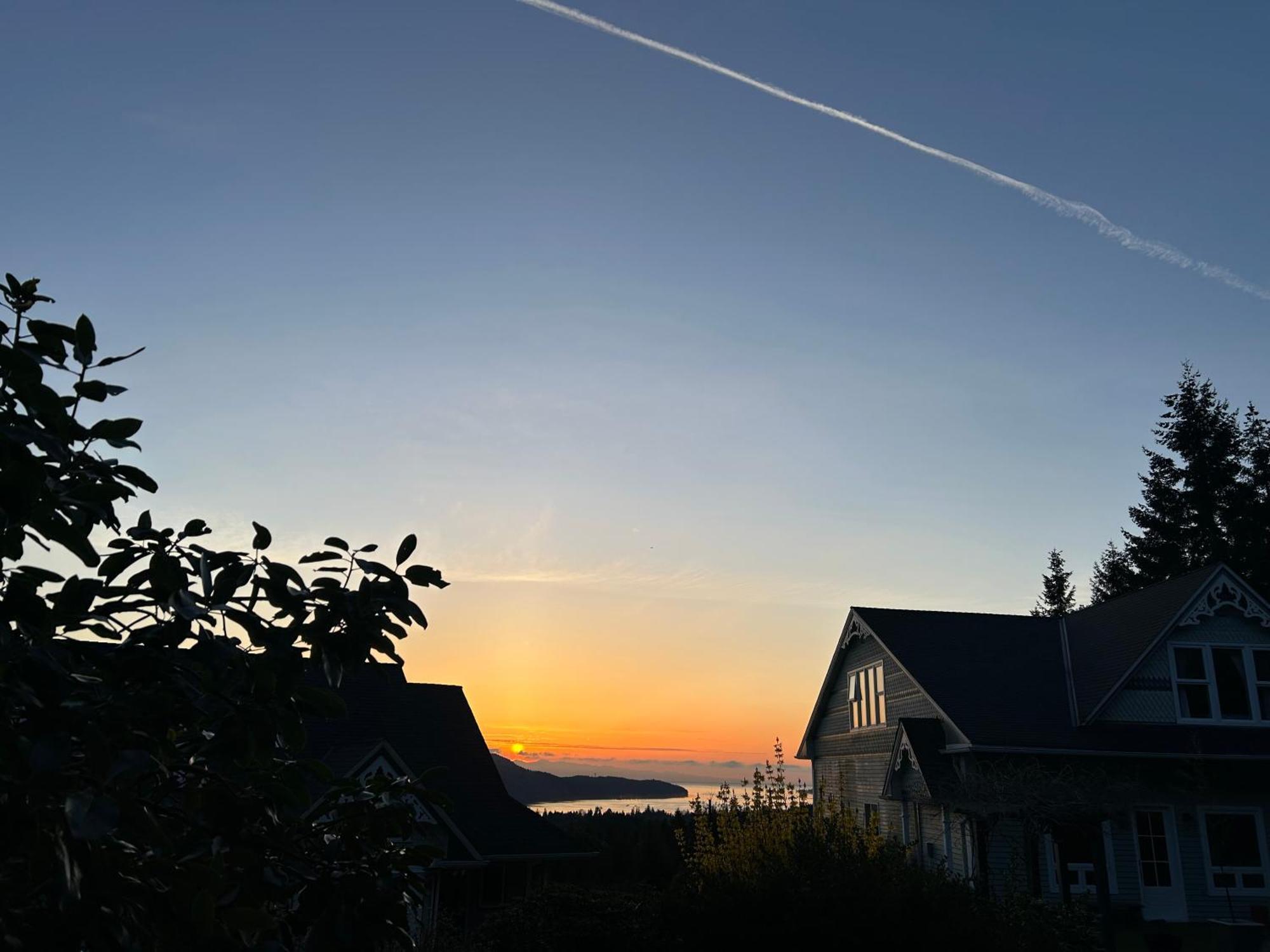 Ocean Mountain Zen Suite Nanoose Bay Exterior photo